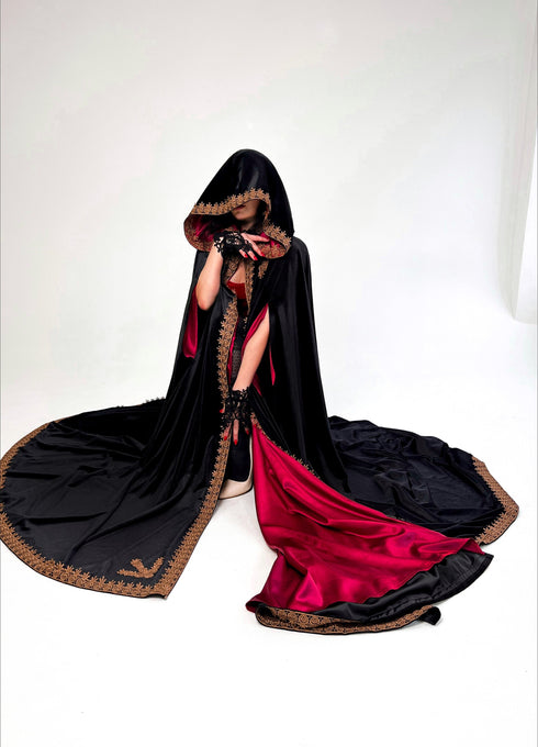 Сape with red lining